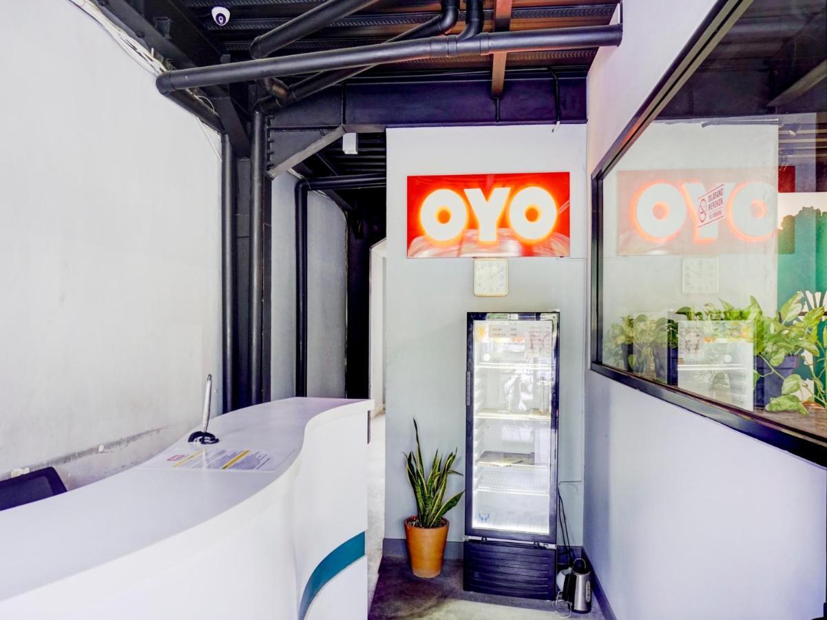 Hotel Oyo 1805 Fatmawati Mansion Syariah Yakarta Exterior foto